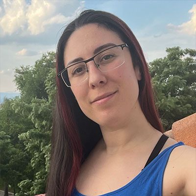 Iris Martín, AI Red Team Specialist en Accenture y docente de máster en la UCM.